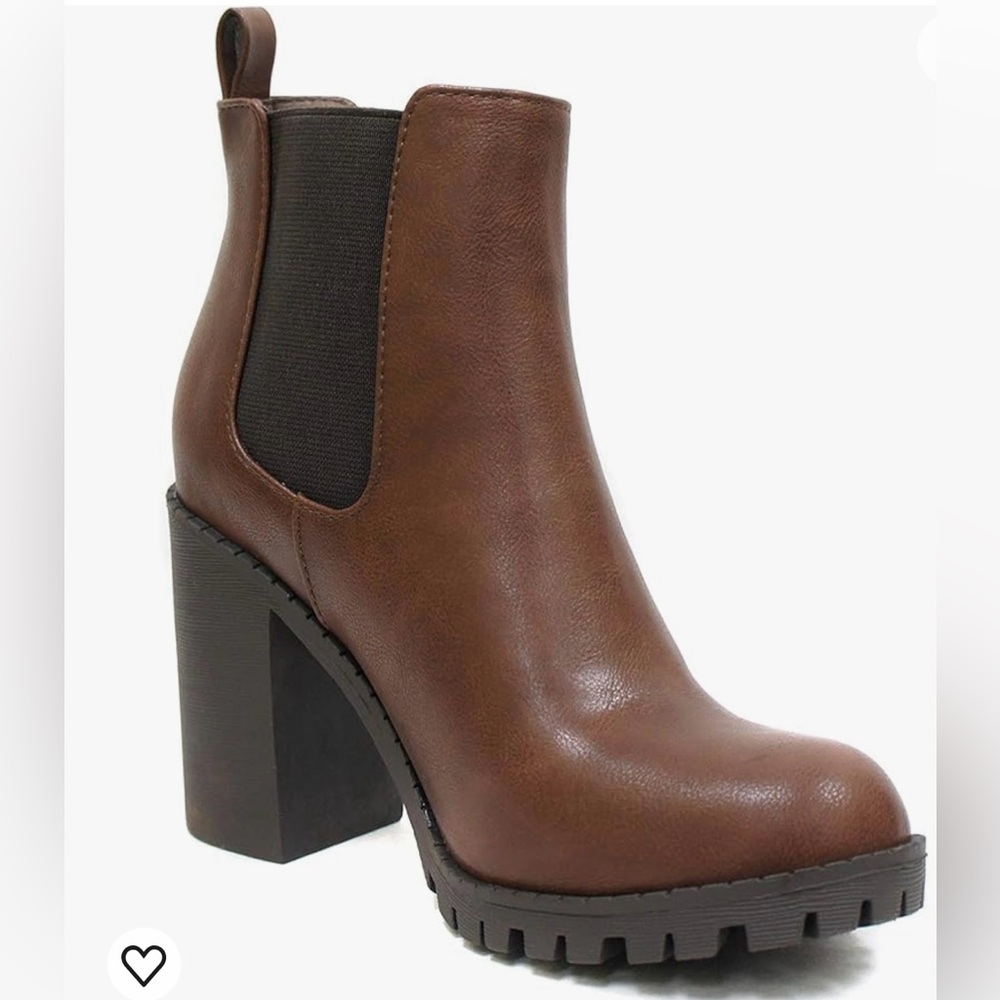 Women’s Soda Brown Booties Size 8.5